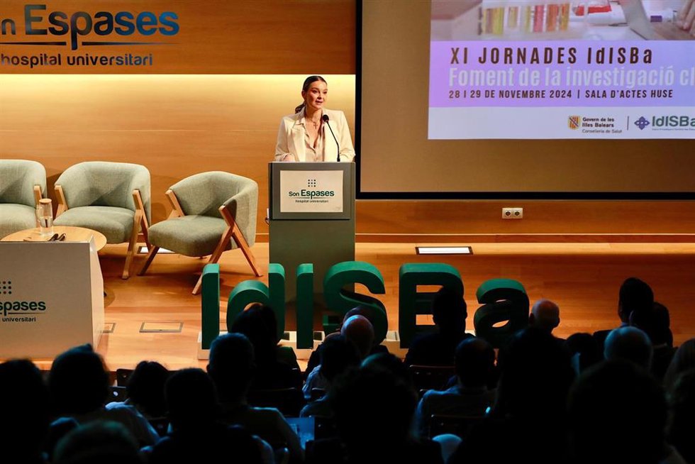 La presidenta del Govern, Marga Prohens, en la inauguración de las XI Jornadas de Investigación del IdISBa