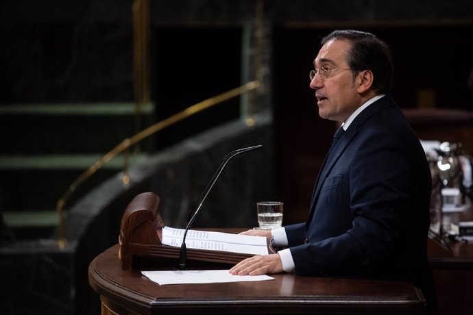 El ministro de Asuntos Exteriores, Unión Europea y Cooperación, José Manuel Albares, interviene durante una sesión plenaria, en el Congreso de los Diputados, a 28 de noviembre de 2024, en Madrid (España). Durante el pleno, han hablado de la relación con l