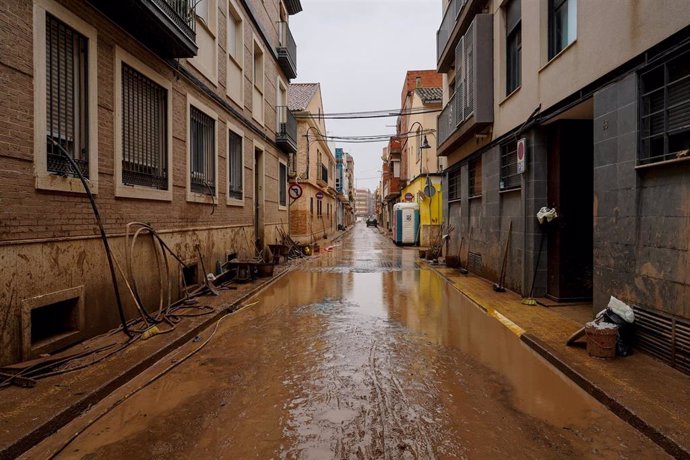 Estragos ocasionados por la DANA, a 13 de noviembre de 2024, en Catarroja,  Valencia, Comunidad Valenciana (España). El pasado 29 de octubre una DANA asoló la provincia de Valencia. La peor gota fría del país en el siglo se salda con 215 víctimas mortales