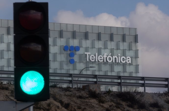 Fachada de la sede de Telefónica, a 7 de noviembre de 2024, en Madrid (España).