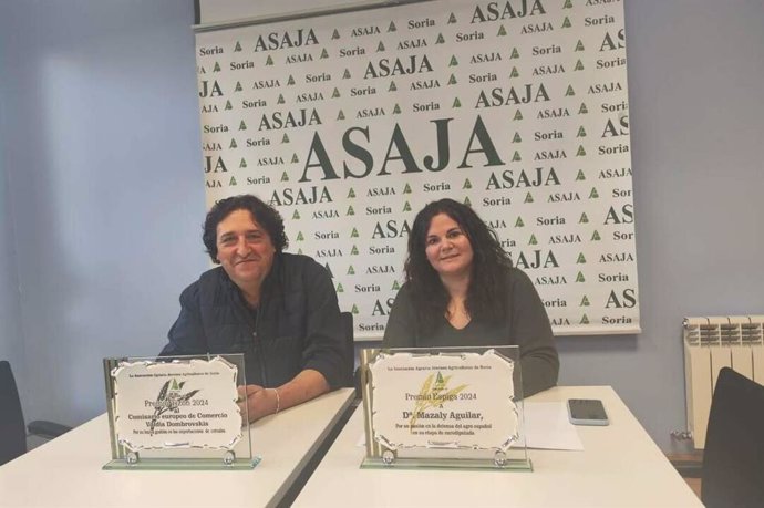 Juan Francisco Barcones y Ana Pastor presentan los premios Tizón y Espiga de Asaja Soria .