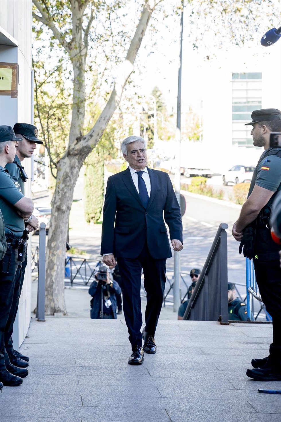 Archivo - El expresidente interino y ahora candidato a la presidencia de la Real Federación Española de Fútbol (RFEF), Pedro Rocha, a su llegada al Juzgado de Primera Instancia e Instrucción Número 4 de Majadahonda, a 12 de abril de 2024, en Majadahonda