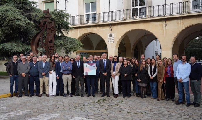 Foto de grupo del equipo técnico de la Autoridad Portuaria de Sevilla