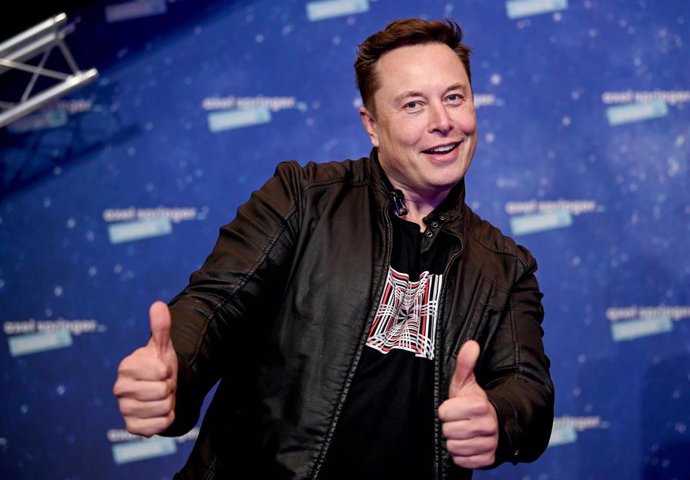 Archivo - Elon Musk a su llegada a la ceremonia de los Axel Springer Award 