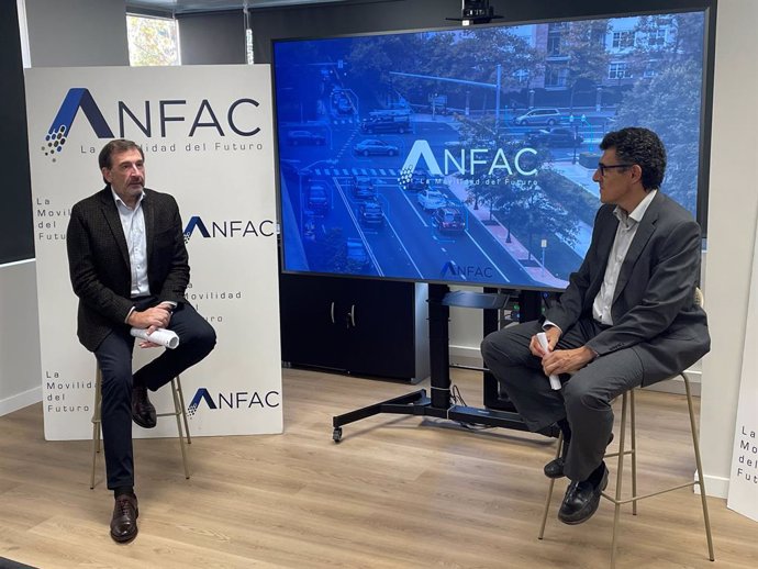 Anfac presenta la 3ª edición del Barómetro sobre Vehículo Conectado y Autónomo, un informe que analiza el avance de la movilidad autónoma y conectada en España y proporciona orientación sobre el ritmo necesario para el desarrollo de estos vehículos.