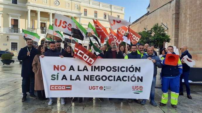 CCOO, UGT y USO reclaman la actualización del catálogo de puestos de trabajo del Ayuntamiento de Badajoz