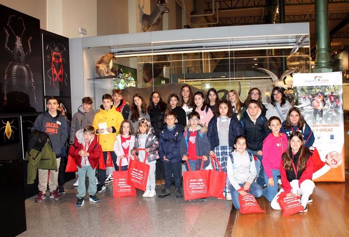 Niños de Menudos Corazones en una jornada educativa en el Museo Nacional de Ciencias Naturales