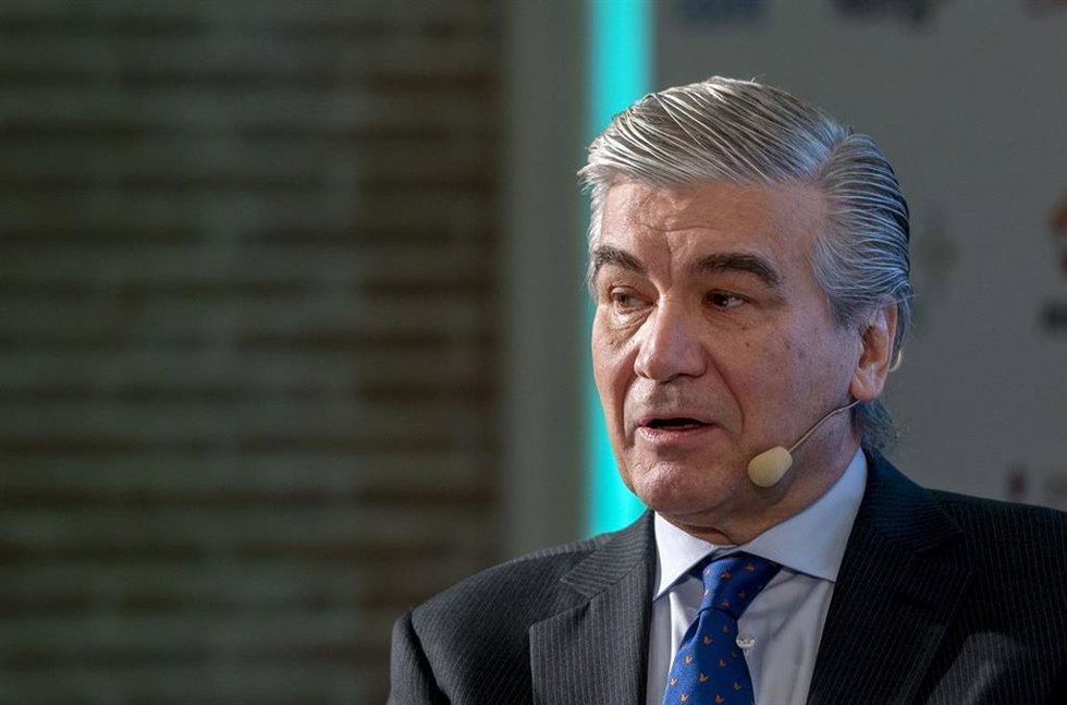 El presidente y CEO de Naturgy, Francisco Reynés, durante el I Observatorio de la Energía, en la Universidad Camilo José Cela, a 25 de noviembre de 2024, en Madrid (España). Organizado por El Español e Invertia el foro reúne expertos del sector para a