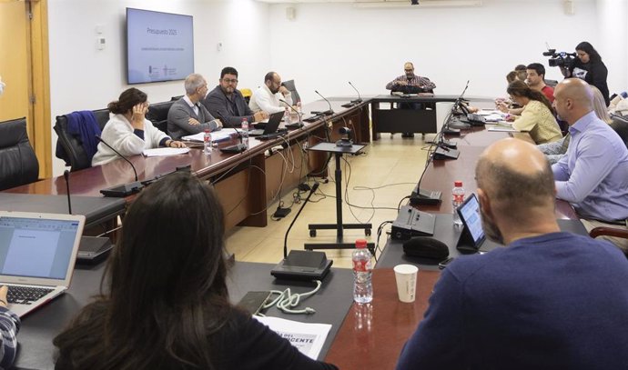 Imagen de la primera reunión entre la Consejería de Educación y la Junta de Personal Docente para negociar la adecuación salarial