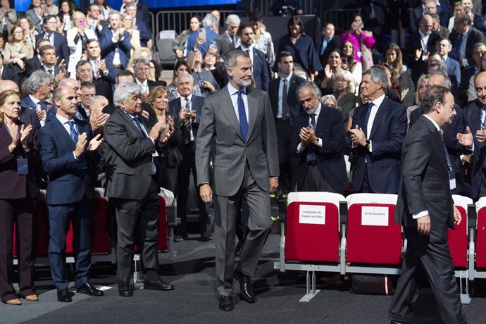 Archivo - El Rey Felipe VI a su llegada a la clausura del XXVII Congreso Nacional de la Empresa Familiar, en el Palacio de Exposiciones y Congresos de Santander, a 22 de octubre de 2024, en Santander, Cantabria (España). 