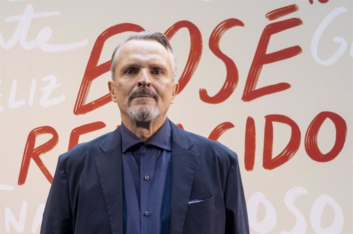 Archivo - El cantant Miguel Bosé a la presentació de la producció 'Bosé Renacido' de Movistar Plus+