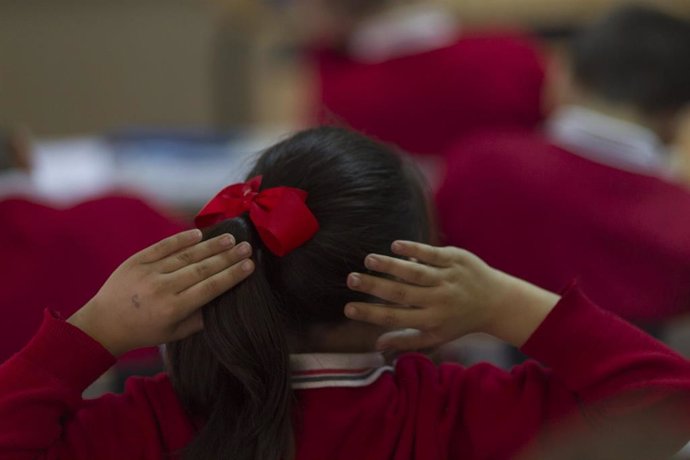 Archivo - Niño en el colegio