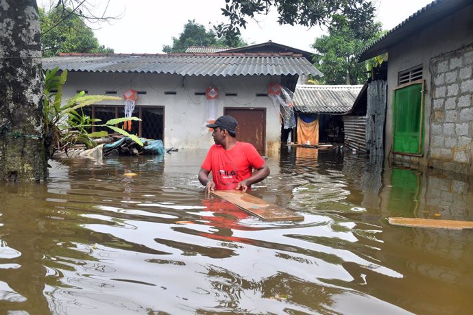 Archivo - Imagen de archivo de inundaciones en Sri Lanka.