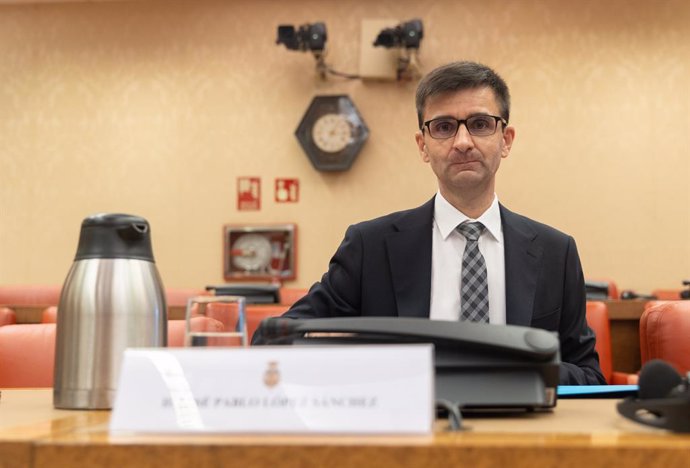 El periodista i advocat, José Pablo López Sánchez, durant la comissió consultiva de nomenaments per a l'elecció dels membres del Consell d'Administració i del President de la Corporació RTVE, a 5 de novembre del 2024, a Madrid (Espanya).