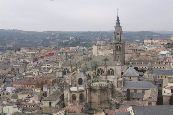 Archivo - Vista aérea de Toledo.