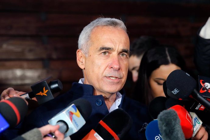 IZVORANI (ROMANIA), Nov. 26, 2024  -- Independent candidate Calin Georgescu speaks to the media in front of his residence in Izvorani village, near Bucharest, Romania, on Nov. 26, 2024. Independent candidate Calin Georgescu and Elena Lasconi, leader of th