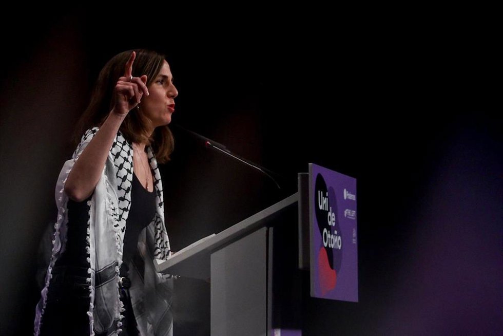 Archivo - La secretaria general de Podemos, Ione Belarra, interviene durante el acto central de la Universidad de Otoño de Podemos Cambiar todo lo que no podemos aceptar, en el Círculo de Bellas Artes, a 19 de octubre de 2024, en Madrid (España).