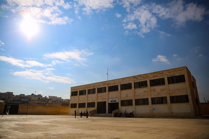 Vista de una escuela en Taqad, provincia siria de Alepo., vaciada desde por los enfrentamientos entre el Ejército sirio y grupos rebeldes. 