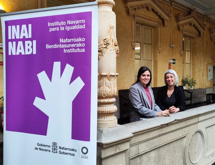 Ixaxi Pérez y Sara San Julián, en la jornada sobre violencia económica.