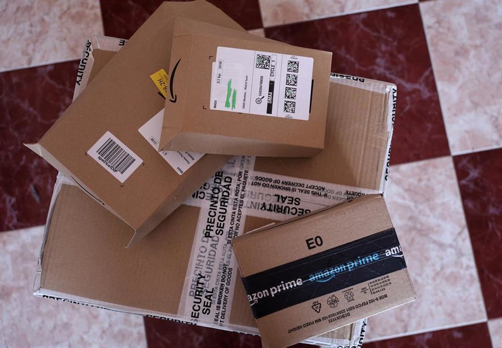 Archivo - Varios paquetes de Amazon, a 1 de septiembre de 2022, en Madrid (España).