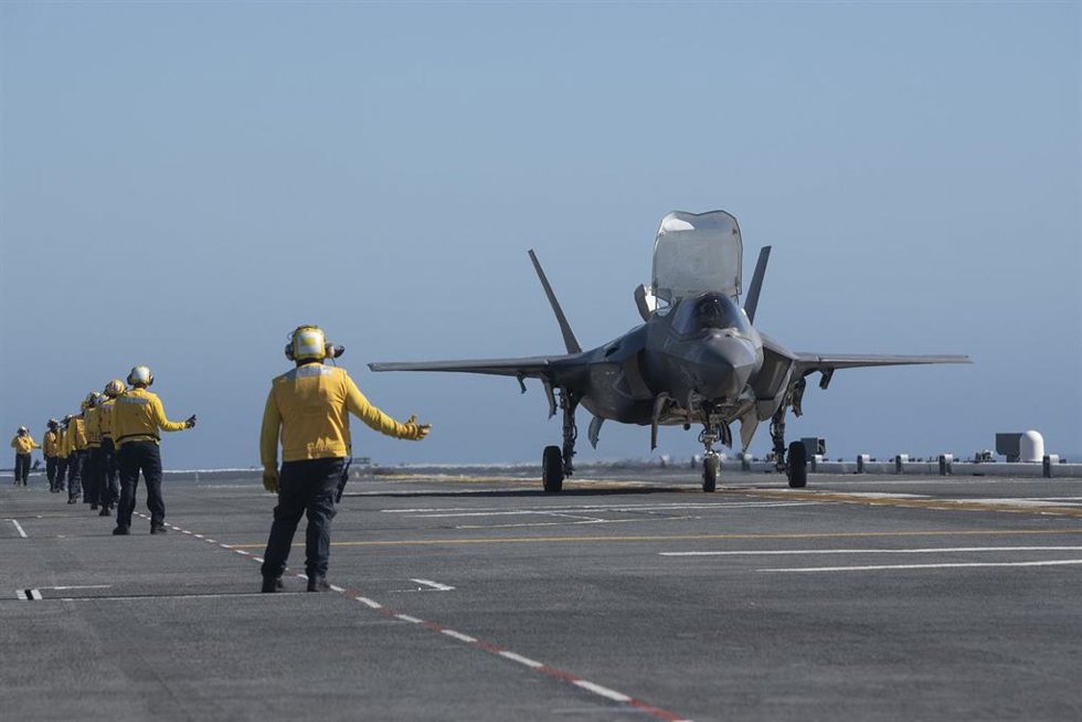 Archivo - Un F-35B Lightning II despega durante unas maniobras conjuntas entre EEUU y Japón