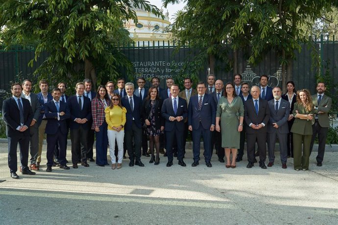 CESUR organiza un almuerzo privado con el Secretario General de Economía de la Consejería de Economía, Hacienda y Fondos Europeos de la Junta, José Manuel Alba,  y el Director General de Agencia Andalucía TRADE, con Antonio Castro.