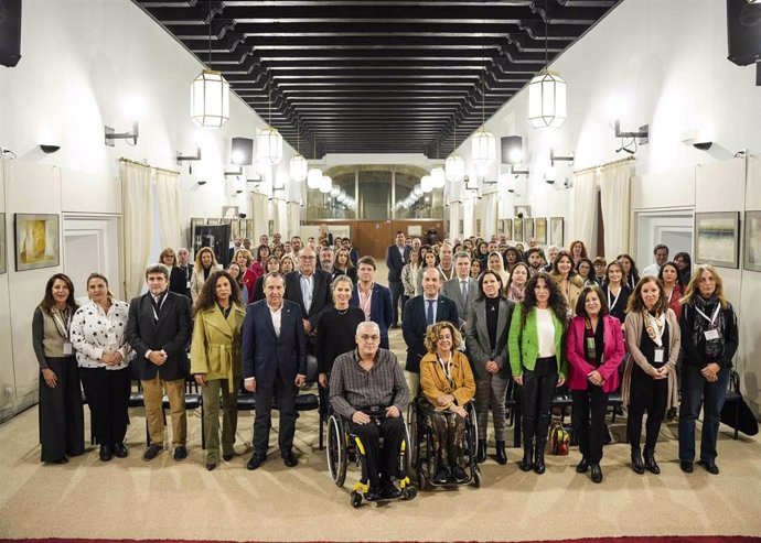 La Red Andaluza de Lucha contra la Pobreza y la Exclusión Social conmemora su 30 aniversario en el Parlamento