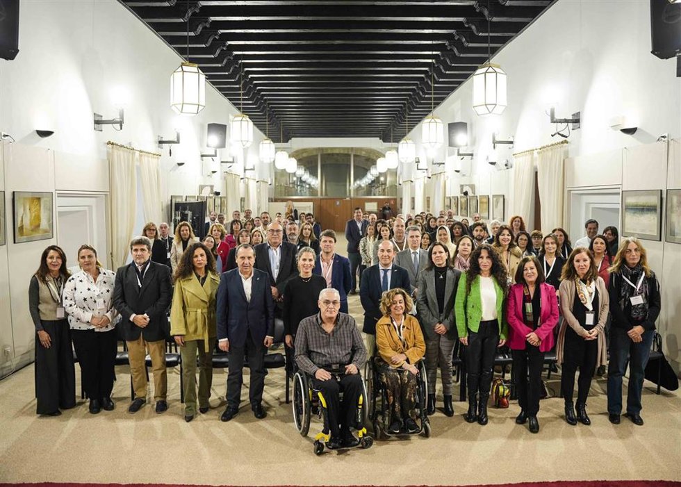 La Red Andaluza de Lucha contra la Pobreza y la Exclusión Social conmemora su 30 aniversario en el Parlamento