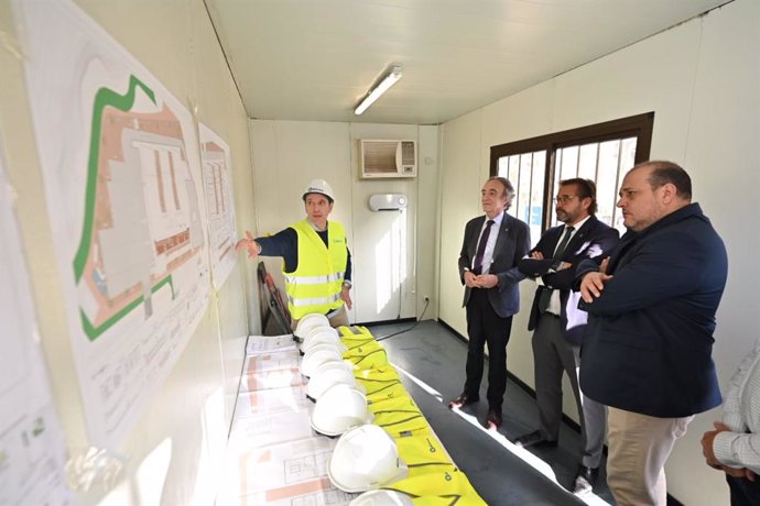 Visita a las obras del nuevo centro de salud de Salobreña.