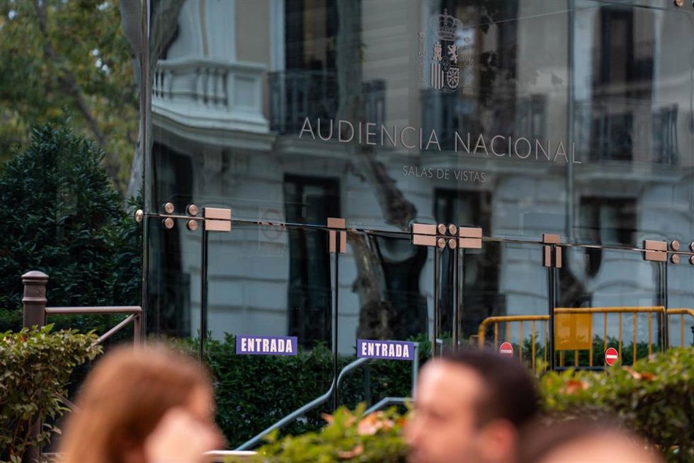 Entrada de la Audiencia Nacional, a 21 de noviembre de 2024, en Madrid (España). El juez de la Audiencia Nacional que instruye el 'caso Koldo' toma declaración como investigado al presunto conseguidor de la trama, el empresario Víctor de Aldama, después