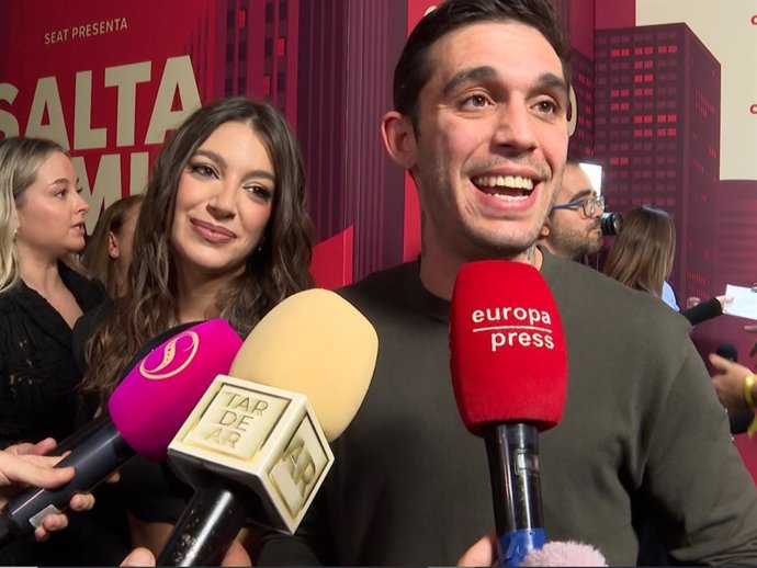 Ana Guerra y Víctor Elías en el estreno de 'Salta conmigo'