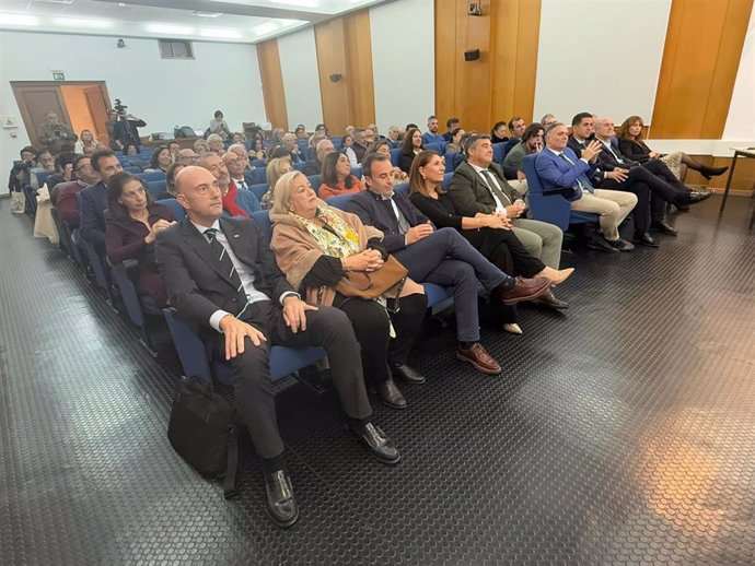 Conferencia dedicada a la historia de la Bandera de Andalucía con motivo del 4D.