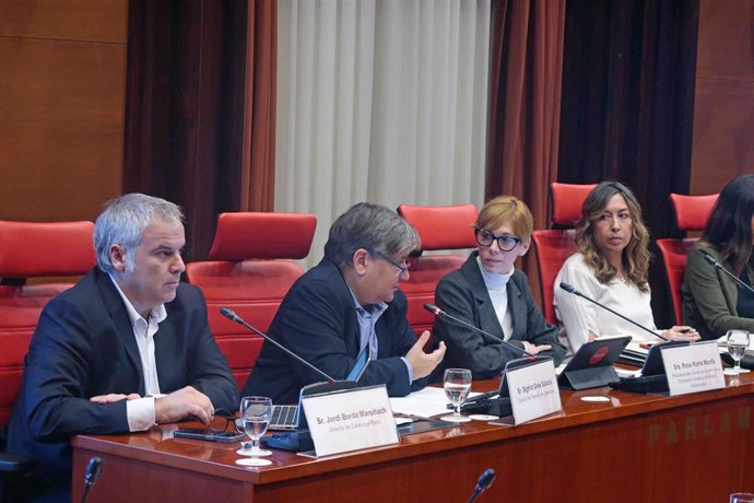 El director de Catalunya Ràdio Jordi Borda, el de TV3 Sigfrid Gras y la presidenta de la CCMA Rosa Romà, en la comisión de control del Parlament