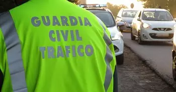 La Guardia Civil sanciona en 5 días a 1.852 autobuses escolares, casi la mitad de los controlados