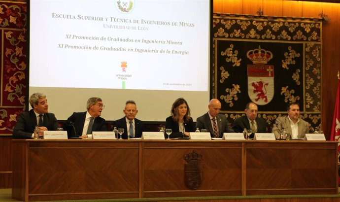 Graduación de los 28 estudiantes de la Escuela Superior y Técnica de Ingenieros de Minas de la Universidad de León