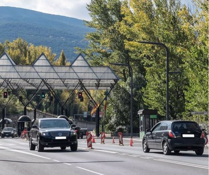 Vehículos en la zona de la frontera hispano-andorrana