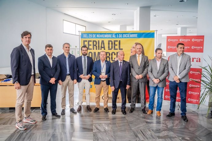 Más de 50 establecimientos participan en la Feria de Comercio de Roquetas de Mar, en Aguadulce (Almería).