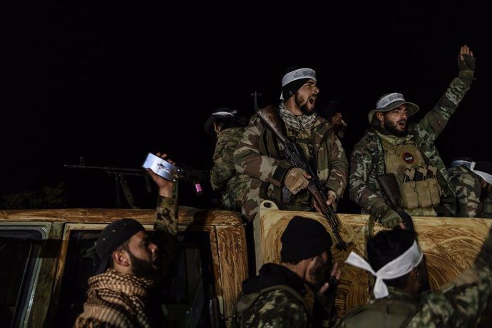 28 November 2024, Syria, Idlib: Fighters from the National Liberation Front prepare to join the military action launched by the opposition factions under the name of responding to aggression in Idlib and Aleppo governorates. Photo: Anas Alkharboutli/dpa