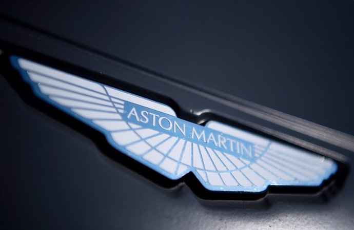 Archivo - FILED - 25 August 2019, Brandenburg, Klettwitz: A logo of the car manufacturer Aston Martin is attached to the hood of a race car at the Lausitzring. Photo: Monika Skolimowska/dpa-Zentralbild/dpa