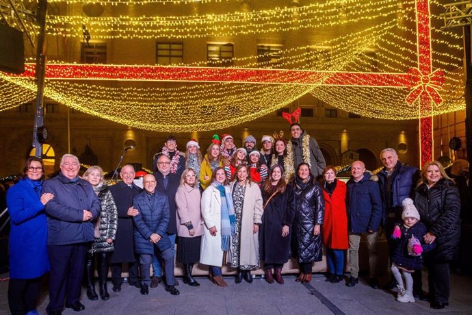 La ciudad de Zaragoza inaugura la Navidad