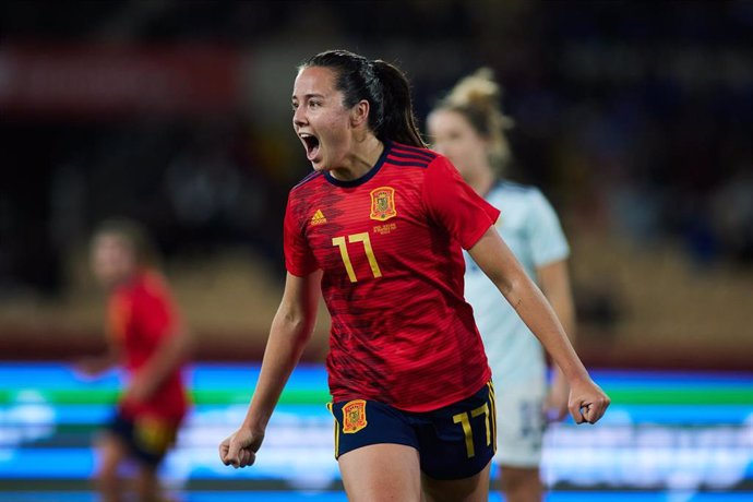 Archivo - Amaiur Sarriegi celebra un gol con la selección española de fútbol.