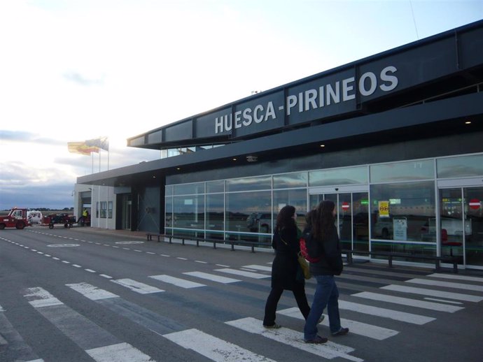 Archivo - VOX propone con el Proyecto Fénix rentabillizar el Aeropuerto de Huesca-Pirineos y crear un Centro de Formación y Entrenamiento en Operaciones Aéreas de Emergencias.