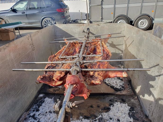 Archivo - Albelda celebra este domingo la XI Jornada Gastronómica del Cerdo Asado y el Mercado de Productos Locales y Artesanos