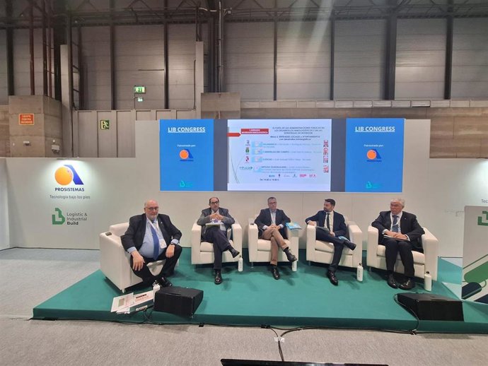 El concejal de Hacienda, Fernando Rodríguez, en la Feria Logistic & Industrial Build