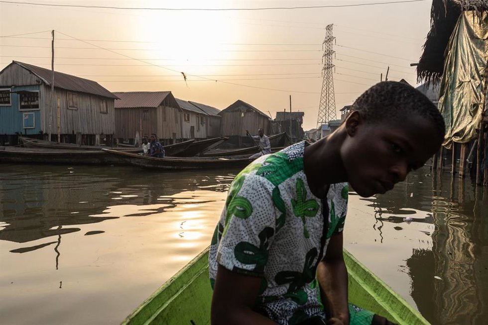 Archivo - Imagen de archivo de un pescador en Lagos (Nigeria)