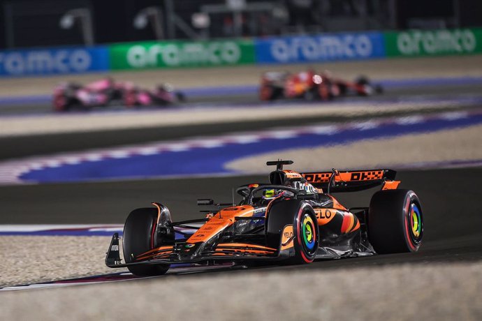 81 PIASTRI Oscar (aus), McLaren F1 Team MCL38, action during the Formula 1 Qatar Airways Qatar Grand Prix 2024, 23th round of the 2024 Formula One World Championship from November 29 to December 1, 2024 on the Lusail International Circuit, in Lusail, Qata