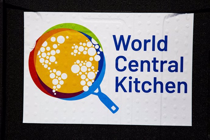 Archivo - Sep 15, 2024 - Lucerne Valley , California, U.S. - World Central Kitchen played a vital role in supporting the Big Bear community during the Line Fire by providing meals for those evacuating from the area. With only Highway 18 open, many residen