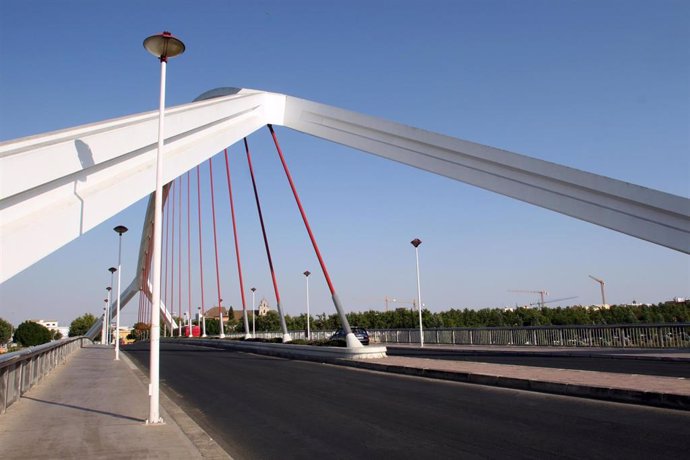 Archivo - Puente de la Barqueta ( Expo 92 ) en Sevilla