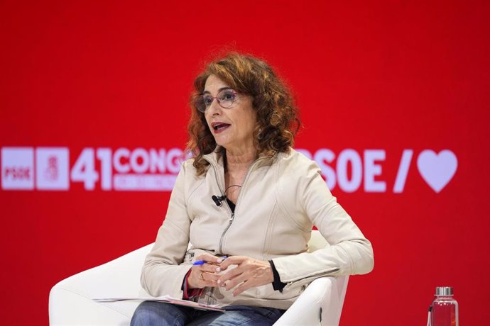 La vicesecretaria general del PSOE y vicepresidenta primera del Gobierno y ministra de Hacienda, María Jesús Montero, durante el ágora 'Adelantando por la izquierda a la desinformación' dentro del Congreso Federal del PSOE, a 30 de noviembre de 2024 en Se