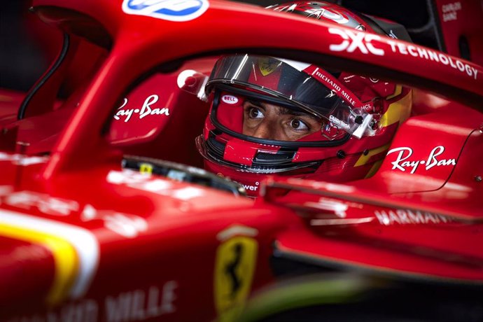 SAINZ Carlos (spa), Scuderia Ferrari SF-24, portrait during the Formula 1 Qatar Airways Qatar Grand Prix 2024, 23th round of the 2024 Formula One World Championship from November 29 to December 1, 2024 on the Lusail International Circuit, in Lusail, Qatar